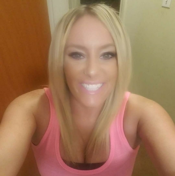 Meet your Posher, Heather - Picture 1 of 1